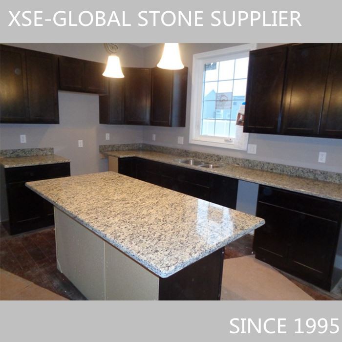 Santa Cecilia Light Island top