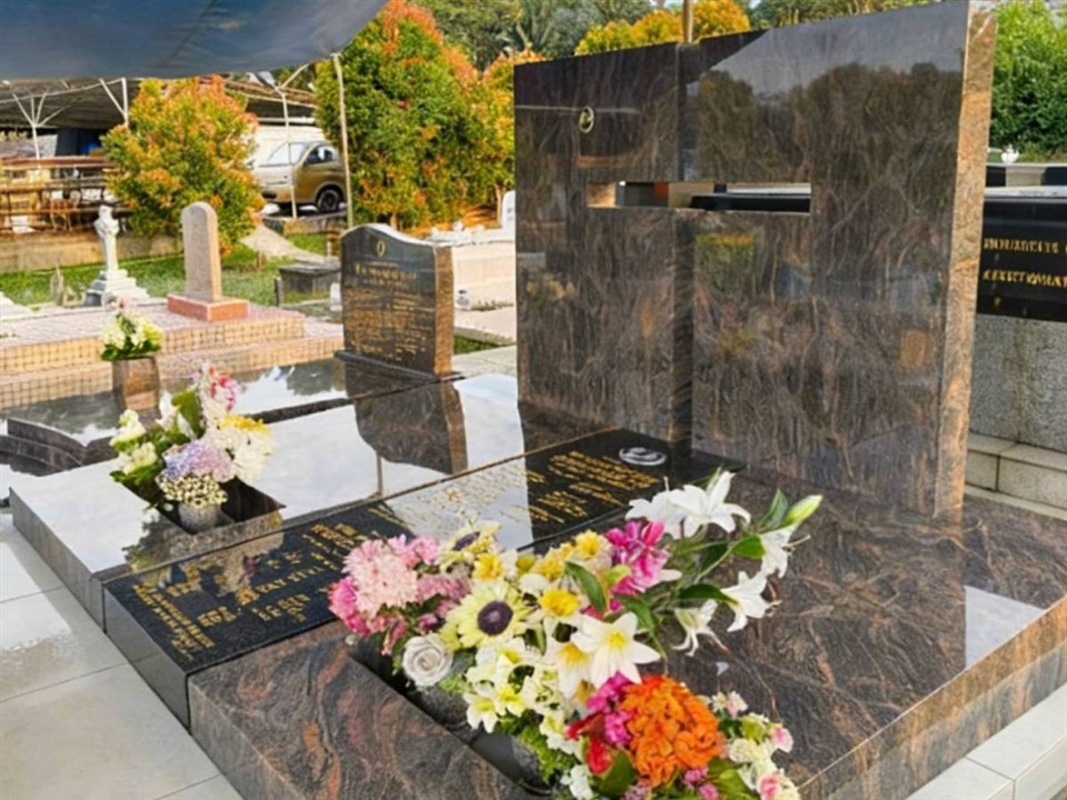 Himalayan Blue tombstone Factory