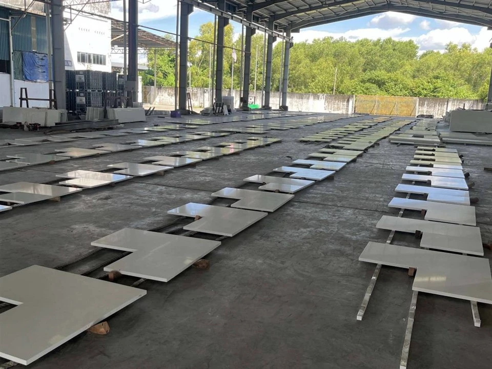 Prefab L-Shaped Calacatta Quartz Countertops Factory