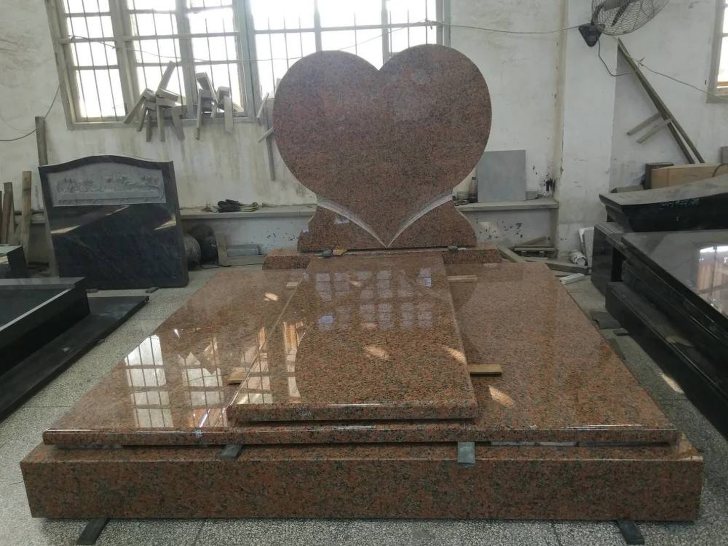 Maple Red G562 tombstone Maple Red G562 tombstone