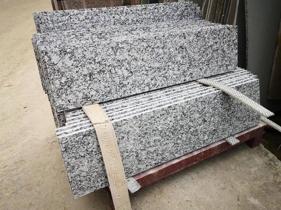 White Granite for Stair Treads supplier